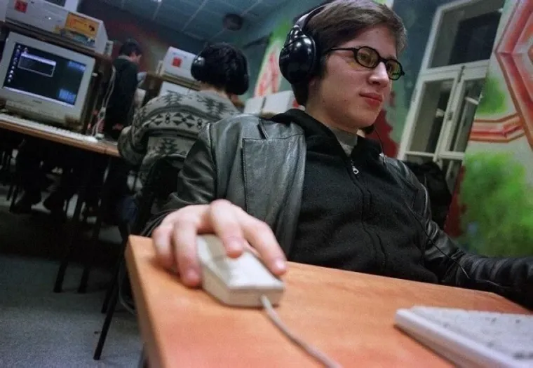 Dok ne izmisle vremeplov bolji prikaz 90-ih nećete naći: Evo kako su zapravo izgledale ako sa strane ostavimo sve ružne stvari