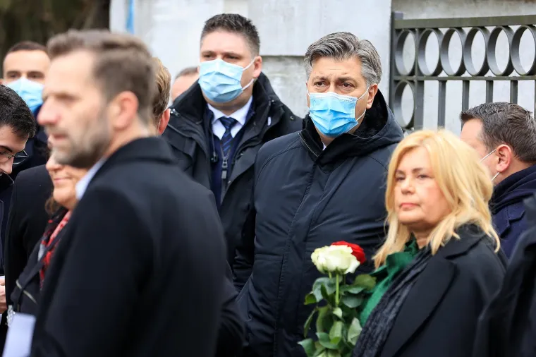 Pogledajte tko je sve od poznatih do&scaron;ao u Vukovar kako bi hodao u tužnoj, ali ponosnoj Koloni sjećanja