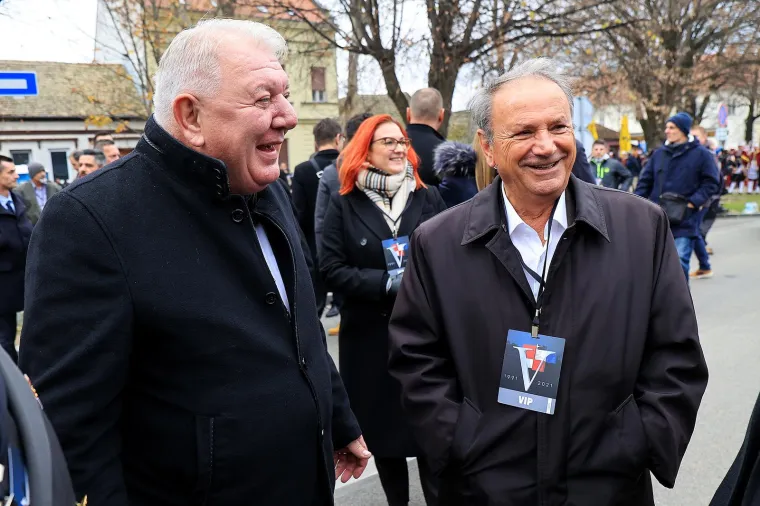Pogledajte tko je sve od poznatih do&scaron;ao u Vukovar kako bi hodao u tužnoj, ali ponosnoj Koloni sjećanja