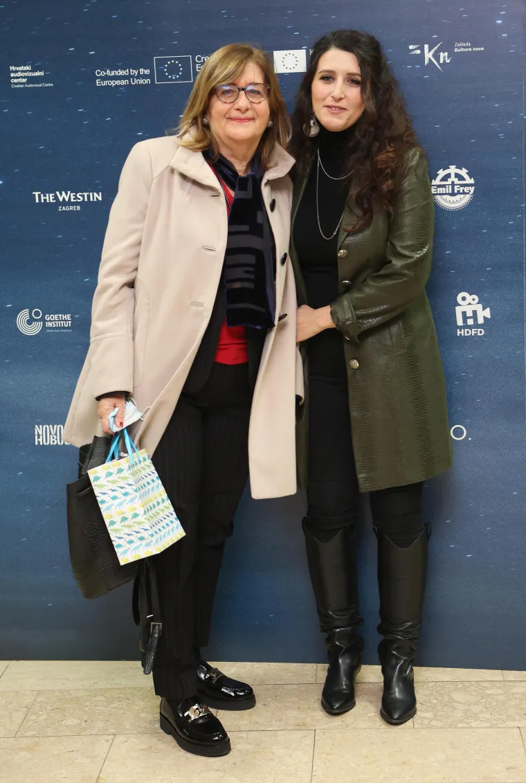 Obukla se kao prava frajerica i super joj stoji: Nives Ivanković ukrala pozornost na premijeri 'Zbornice'