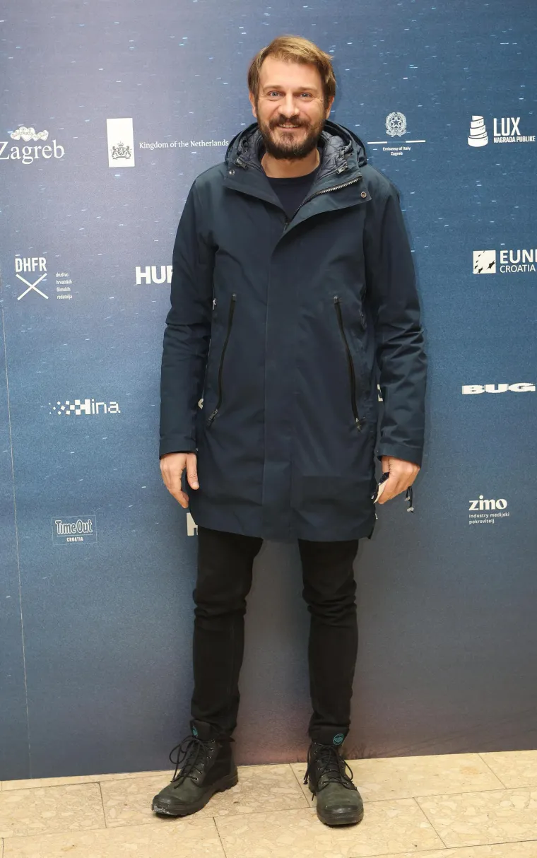 Obukla se kao prava frajerica i super joj stoji: Nives Ivanković ukrala pozornost na premijeri 'Zbornice'