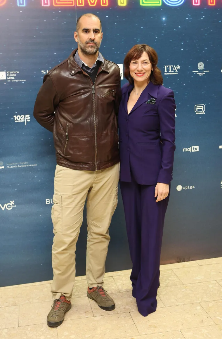 Obukla se kao prava frajerica i super joj stoji: Nives Ivanković ukrala pozornost na premijeri 'Zbornice'