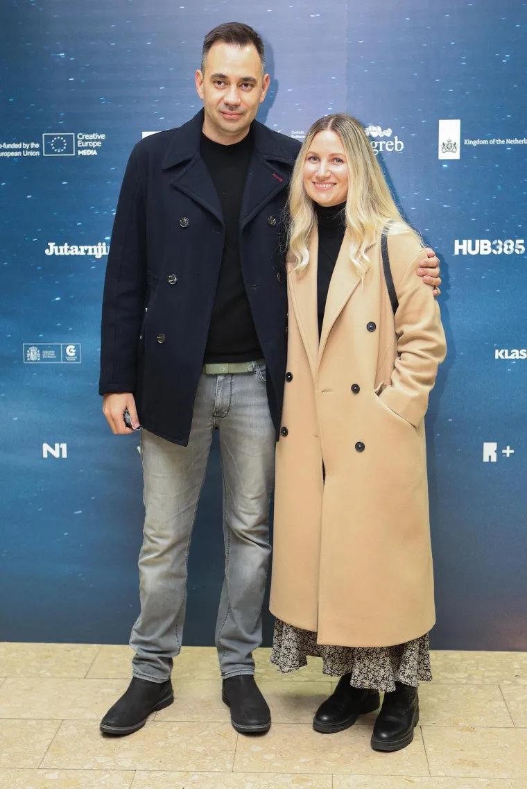 Obukla se kao prava frajerica i super joj stoji: Nives Ivanković ukrala pozornost na premijeri 'Zbornice'