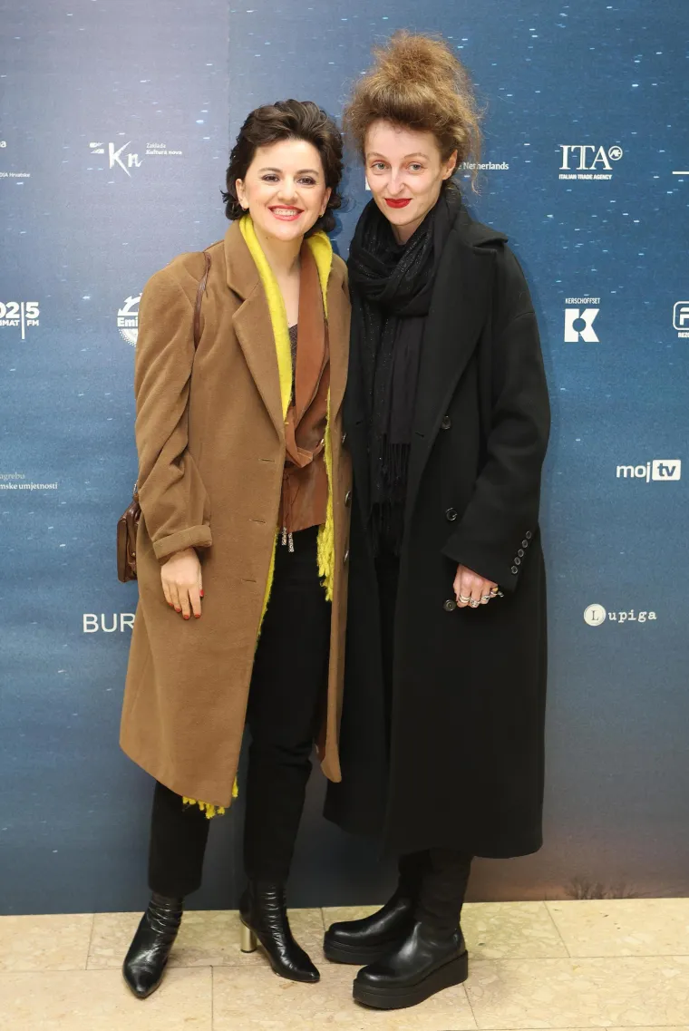 Obukla se kao prava frajerica i super joj stoji: Nives Ivanković ukrala pozornost na premijeri 'Zbornice'