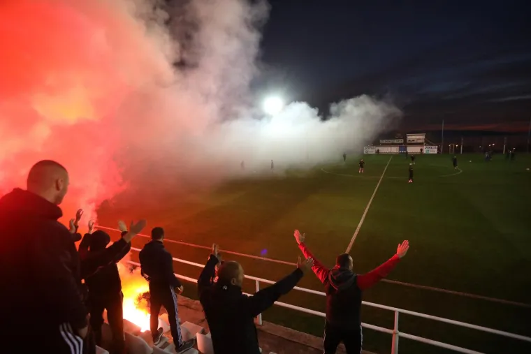 Armada posjetila nogometa&scaron;e Rijeke na treningu uoči okr&scaron;aja s Hajdukom, pogledajte kako je to izgledalo