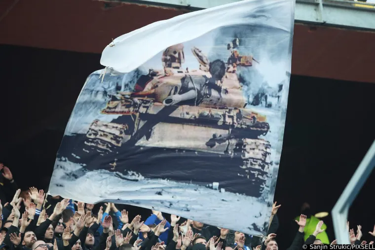 Navijači Dinama i Osijeka naklonili se Vukovaru: 'Ranjeni grade, godine bježe, rane su zarasle, ali sve je teže...'