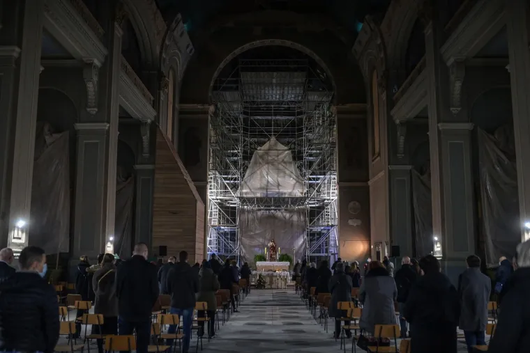 U bazilici Srca Isusova prvi puta nakon razornog potresa služena misa