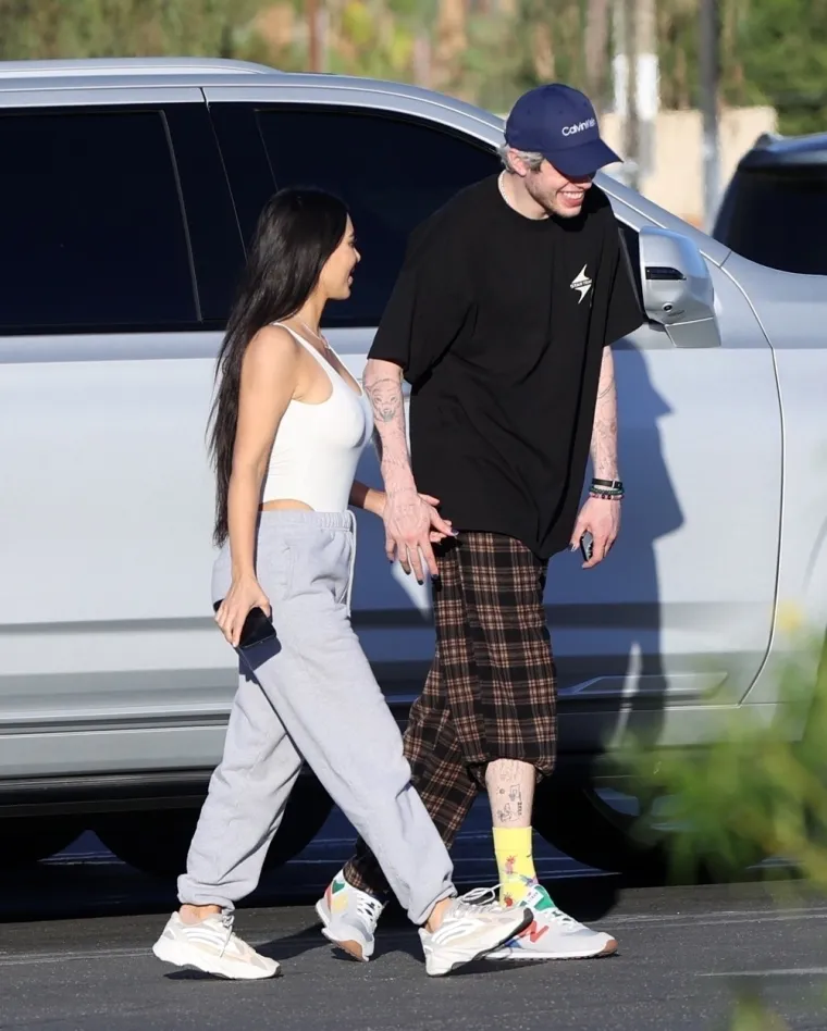 Kim Kardashian uhvaćena s novim frajerom. Hollywood se pita - kako ovaj tip uspijeva zavesti najseksi žene svijeta?