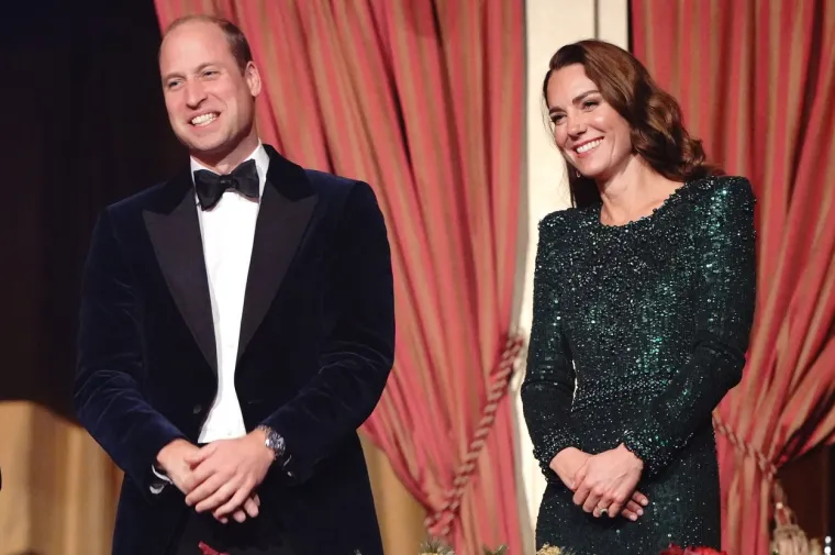 Kate Middleton i princ William ostavili klince doma i otišli partijati: Kad se vojvotkinja pojavila, popadale su vilice