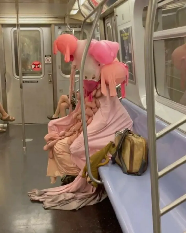 Linija 'Zona sumraka - Dosjei X' ponovno prometuje, prva postaja je wtfozemska!