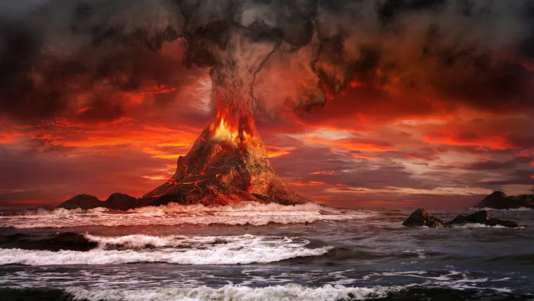 4. Megaerupcija vulkana: Island i njegovi stanovnici su već navikli na neprestane erupcije, kao i Havaji pa čak i dijelovi susjedne Italije, no tijekom duge povijesti Zemlje megaerupcije nisu bile rijetkost.  Baš kao i kod potresa, megaerupciju nije moguće predvidjeti, već se samo može govoriti o statističkoj vjerojatnosti, a ona nam ne ide na ruku. Campi Flegrei ili Goruća polja na talijanskom, još od 2005. bilježi porast akumulacije magme ispod njegove površine. Talijanske vlasti izdale su žuto upozorenje 2012. godine, što znači da znanstvenici aktivno i kontinuirano prate ovaj supervulkan.
Depresija Campi Flegrei, koja je stvorena nakon što je vulkan raznio vlastiti vrh, nastala je prije 39.000 godina, nakon najveće vulkanske erupcije u Europi u posljednjih 200.000 godina, za koju se smatra da je uzrokovala vulkansku zimu, što je dovelo do pojave ledenog doba i izumiranja neandertalaca.
Ovisno o tome kolika je supererupcija, možda može pomoći ako ne živite blizu vulkana, no one najveće imaju globalni utjecaj – pepeo može izazvati nuklearnu zimu i zagaditi pitku vodu. 
