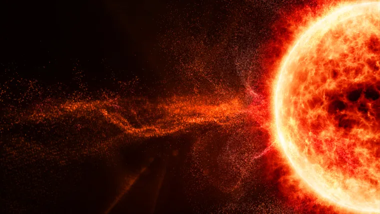 10. Solarna baklja: Izbačaji energije s naše matične zvijezde su česti, magnetno polje Zemlje uglavnom ga uspješno skreće, a usput stvara prekrasnu polarnu svjetlost. No snažna solarna baklja mogla bi u jednom trenu izbrisati našu modernu tehnologiju. Prvi bi stradali sateliti, a ako je dovoljno snažna, nabijene čestice mogle bi spržiti i dalekovode. 
Osim globalne pripreme na takvu katastrofu, poput paralelne električne mreže, zaliha generatora robnih zaliha i slično, i svako kućanstvo trebalo bi imati zalihe da bi moglo barem tjedan dana preživjeti bez struje. 
