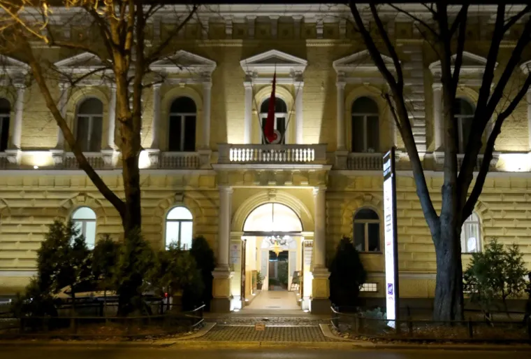 Policija ogradila restoran: Ovdje će večerati Andrej Plenković i Emmanuel Macron