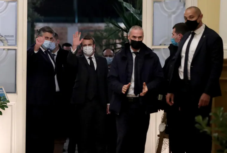 Plenković i Macron mahali fotografima, kucnuli se ča&scaron;ama pa se bacili na večeru