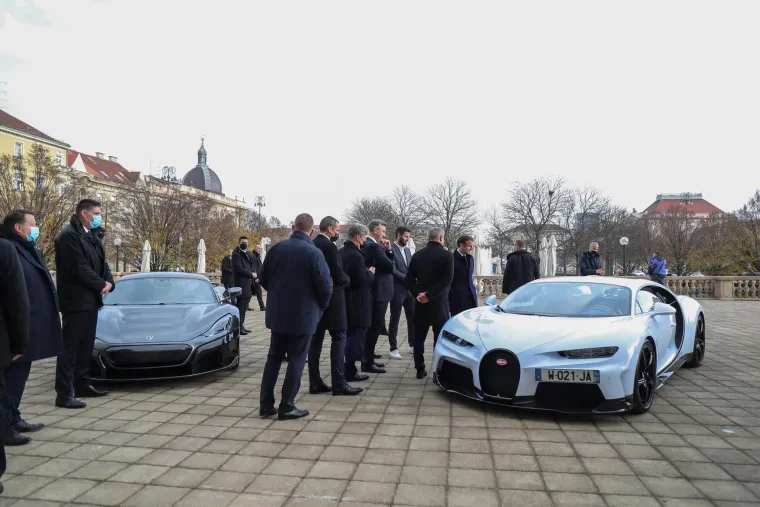 Rimac ispred Esplanade Macronu predstavio Neveru i Bugatti