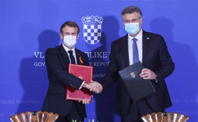 Milanović i Plenković ugostili Macrona: Na Pantovčaku svi bez maski, u Banskim dvorima na sve se pazilo