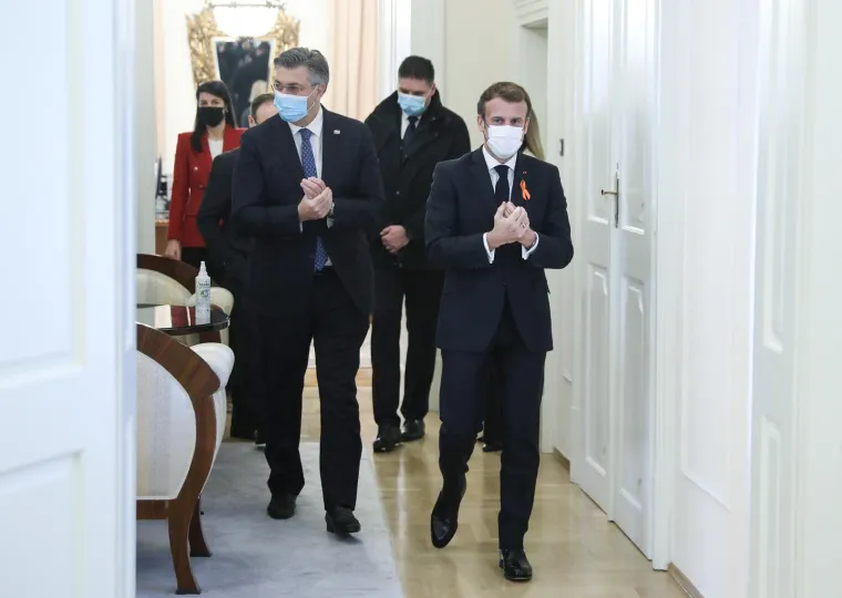 Milanović i Plenković ugostili Macrona: Na Pantovčaku svi bez maski, u Banskim dvorima na sve se pazilo