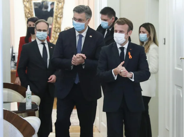 Milanović i Plenković ugostili Macrona: Na Pantovčaku svi bez maski, u Banskim dvorima na sve se pazilo