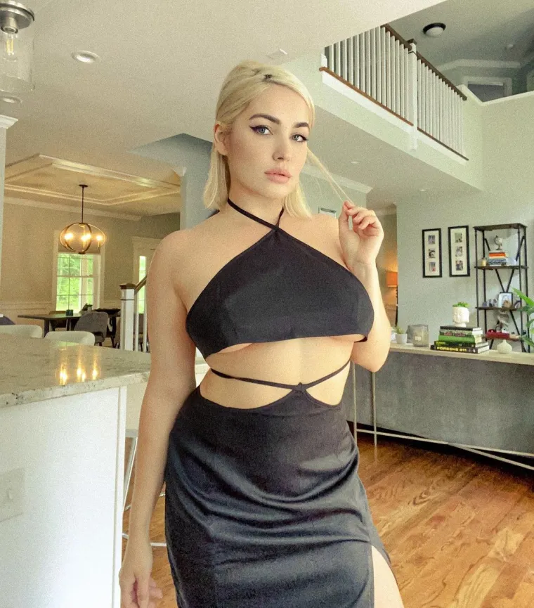 Pjesma iz debeloga crijeva lovu joj u novčanik slijeva: Da, dobro ste shvatili &scaron;to ova ljepotica prodaje