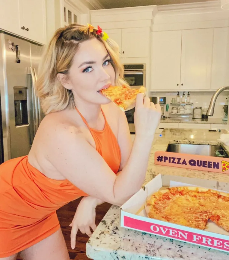 Pjesma iz debeloga crijeva lovu joj u novčanik slijeva: Da, dobro ste shvatili &scaron;to ova ljepotica prodaje