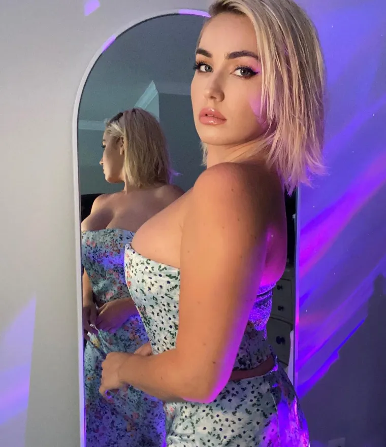 Pjesma iz debeloga crijeva lovu joj u novčanik slijeva: Da, dobro ste shvatili &scaron;to ova ljepotica prodaje