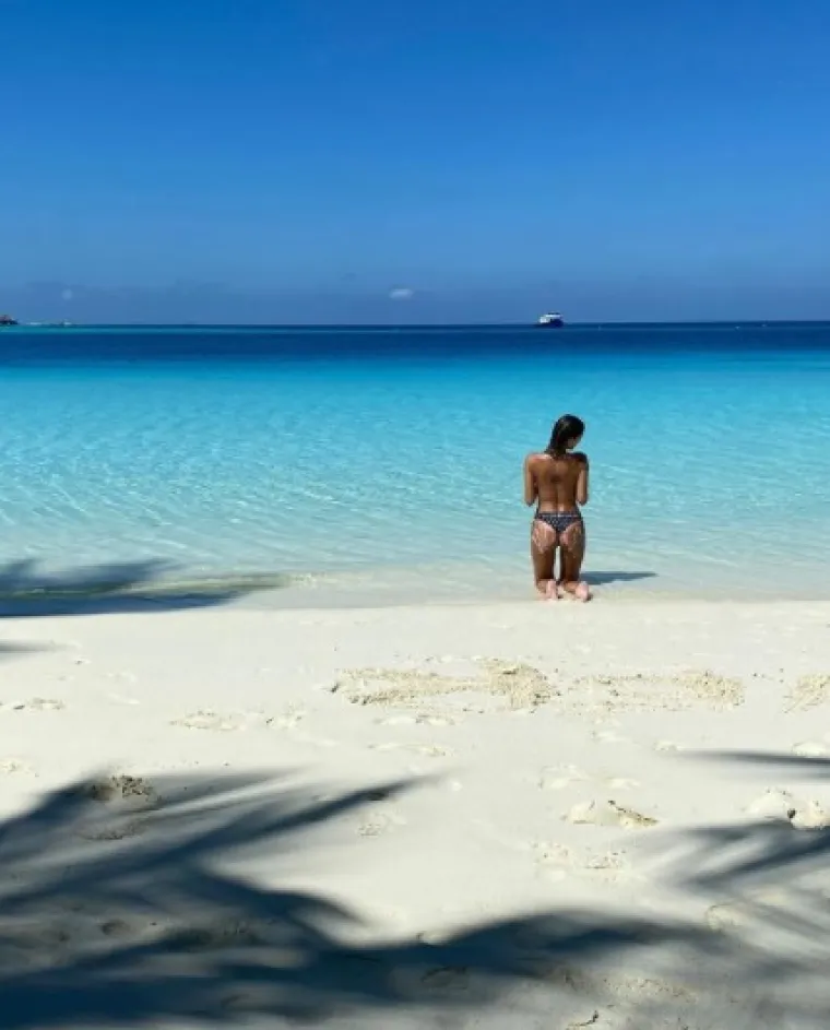 Upoznajte zanosnu suprugu slavnog nogometa&scaron;a, od njega je mlađa čak 22 godine i ne srami se pokazati svoje obline