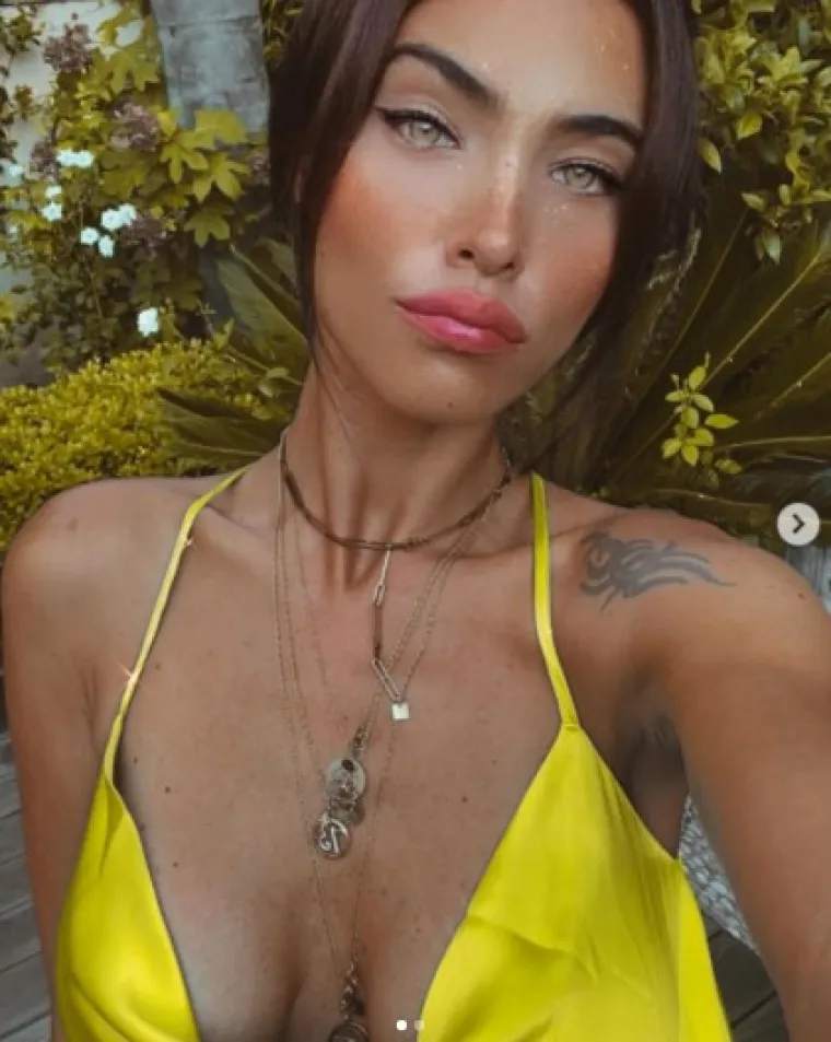 Upoznajte zanosnu suprugu slavnog nogometa&scaron;a, od njega je mlađa čak 22 godine i ne srami se pokazati svoje obline