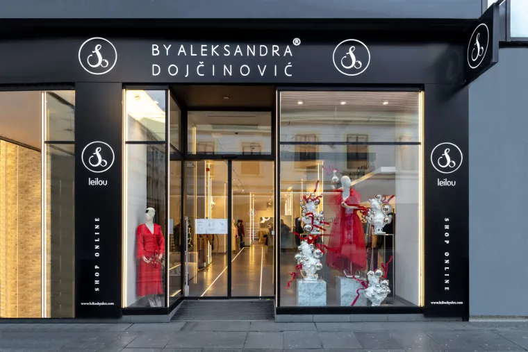 Božićna čarolija Sa&scaron;e &Scaron;ekoranje i Aleksandre Dojčinović