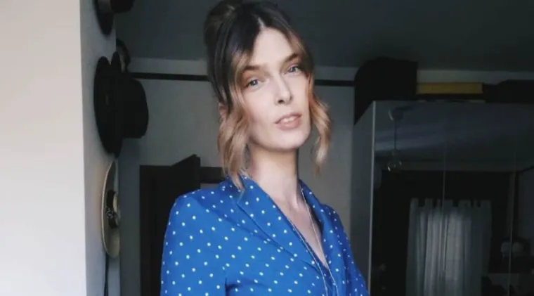Kristina Šalinović je svoje iskustvo tada podijelila na Instagramu: &quot;I sama sam u svom životu doživjela nasilje u vezi... No, na svu &apos;sreću&apos; je bilo ono psihičko koje ubije sve ono dobro u tebi! To tih granica &apos;ubije&apos;, da kad sam bila na listi top 50 najtraženijih svjetskih modela, ja sam imala doslovno nikakvo samopouzdanje... Nisam se usudila ni skinuti u kratke hlačice za vrijeme ljetnih vrućina jer sam imala svakodnevni podsjetnik da zavodim, da imam štapićaste noge, da se oblačim tako da bih nekome ukrala dečka, itd... Svakakvih sam se naslušala... A ono najgore od svega je, što su me on i društvo uvjerili da je to normalno! Jer te on želi samo za sebe - pa je zato takav... Nije on ljubomoran - on samo tako pokazuje ljubav... Ti si kriva što se tako oblačiš, jer moraš biti čedna! Samo se određena vrsta ljudi odijeva tako vulgarno! Čini li se to normalno? Meni ne! Ja sam čak i jedna od sretnica koja je izašla iz takve posesivne veze bez ijedne modrice... No nemaju svi takvu sreću! Zašto? Jer ih zakon ne brani! Jer eto, njemu je žao pa ćemo mu smanjiti kaznu... Nije znao što radi, popio je, pa je u redu... Eto, malo je samo pokazao kako se osjeća, moglo je i gore... Je li stvarno još uvijek opravdavamo nasilnike i krivimo žrtve?!? Eto, obukla se tako pa je zaslužila! Eto, popila je previše, tražila je to! NE ZNAČI NE!! Čak i ako ste u vezi s nekim, NE ZNAČI NE!! Nema isprike/opravdanja za bilo kakav način nasilja!!! Shvatite to!!&quot;