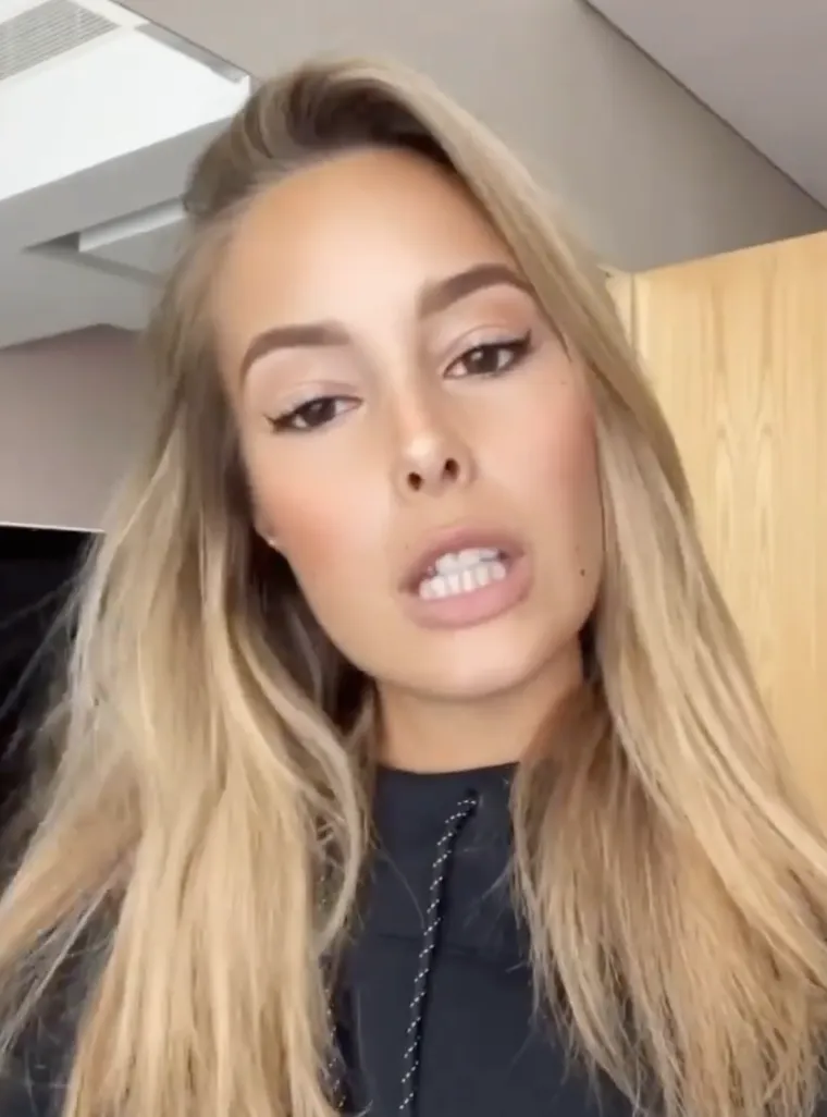 Dok slavni napadač doživljava te&scaron;ke trenutke, karijera atraktivne Viki ide uzlaznom putanjom