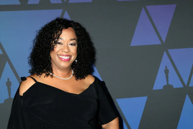 Uživaju u miru i tišini.
Producentica popularne serije &quot;Uvod u anatomiju&quot; Shonda Rhimes budi se sat i pol prije svoje djece, oko 5.30. Piše dnevnik ili jednostavno gleda kroz prozor. Zatim se djeca probude, a ona ima dovoljno mentalne energija za borbu s izazovima svakodnevnice.