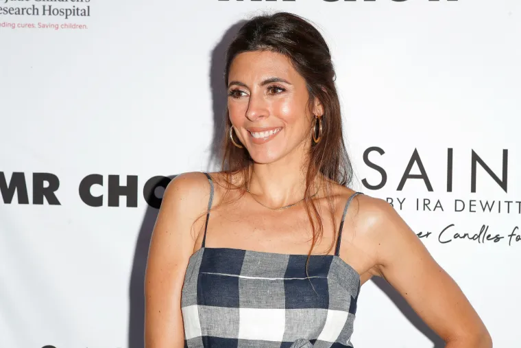 Jamie-Lynn Sigler američka je glumica i pjevačica, najpoznatija po ulozi Meadow Soprano iz televizijske serije &quot;Obitelj Soprano&quot;. Bolest joj je dijagnosticirana 2001., a godinama je o njoj šutjela jer se bojala da će ona utjecati na njenu karijeru. U posljednjoj epizodi &quot;Obitelji Soprano&quot; imamo scenu u kojoj Sigler trči i to je općenito posljednji put kada je trčala. &quot;MS je dio mene, ali to nisam ja&quot;, rekla je.