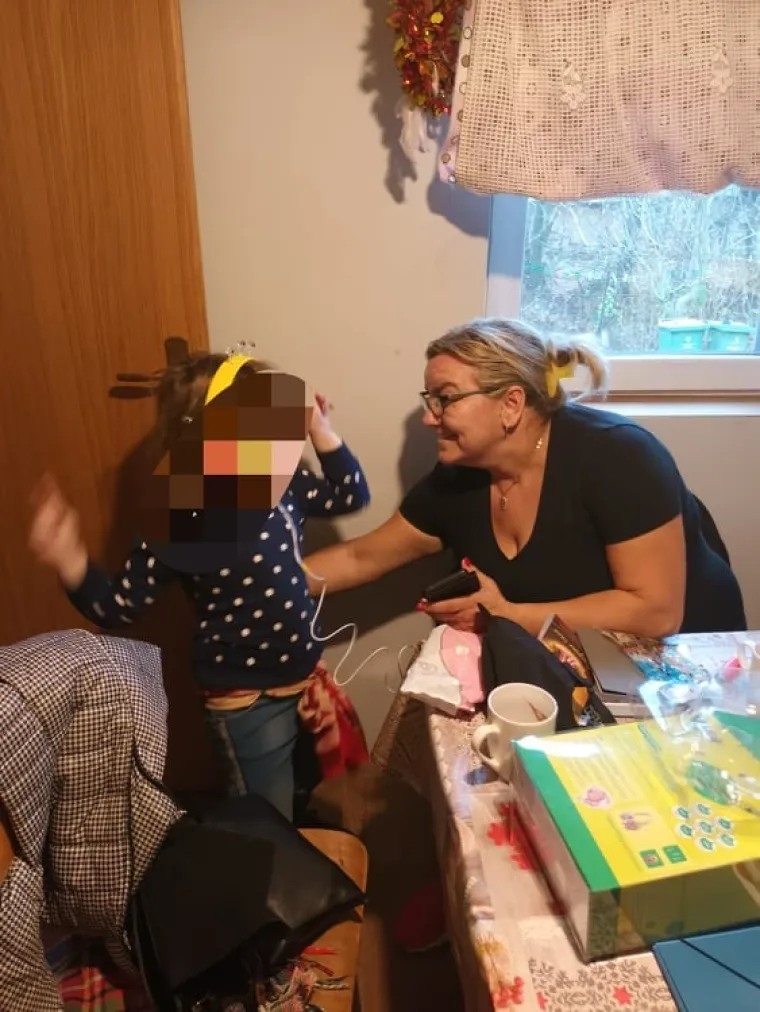 Njihove želje su skromne: 'Donijela sam hranu, a dijete je izvadilo sirove hrenovke, sjelo u kut i počelo jesti. Da ti srce pukne'