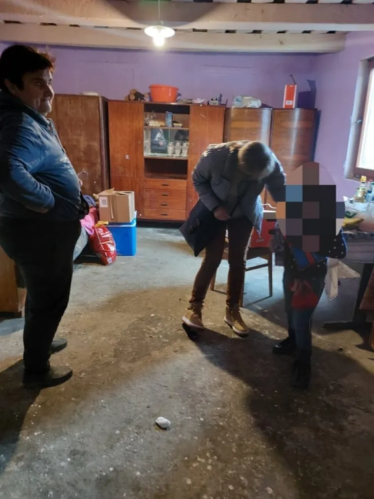 Njihove želje su skromne: 'Donijela sam hranu, a dijete je izvadilo sirove hrenovke, sjelo u kut i počelo jesti. Da ti srce pukne'