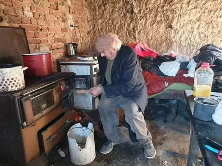 Njihove želje su skromne: 'Donijela sam hranu, a dijete je izvadilo sirove hrenovke, sjelo u kut i počelo jesti. Da ti srce pukne'