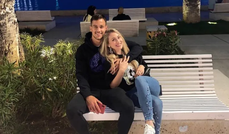 Prelijepa Albina u vezi je s nogometa&scaron;em Hajduka i uopće to ne skrivaju, viđeni su na sinoćnjoj utakmici