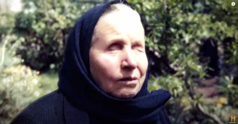 Ova gatara je jednom izjavila da čim osjeti čovjeka pored sebe, odmah može vidjeti njegov život, od rođenja do smrti. Vanga je sve iznenadila ovom izjavom u kojoj je napomenula da joj se priča nečijeg života samo &quot;vrti&quot; u glavi kao film. Ova starica nije imala pristup nikakvoj vrsti medija. Još se spekulira i o tome je li Vanga bila slijepa od rođenja ili je oslijepila za vrijeme tornada, no bez obzira na to kako je mogla točno opisati ljude koje nikada nije vidjela i prepričati scenarije za mjesta o kojima nikad ništa nije čula? To će nam zasigurno zauvijek ostati misterij. 