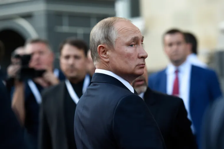 Veliko predviđanje babe Vange koje je uzdrmalo medije ticalo se ruskog predsjednika, Vladimira Putina, koji će 2020. godine biti u samrtnoj opasnosti. Osim Putina, Vanga se dotaknula i bivšeg američkog predsjednika, Donalda Trumpa, kojem je predvidjela zdravstvene probleme, zujanje u ušima i nesnosne mučnine. 