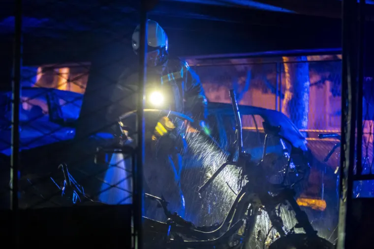 Snažna eksplozija probudila Splićane! U garaži izgorjeli motocikli i automobili: ' Čuli smo eksploziju, a vani vatrena kugla...'