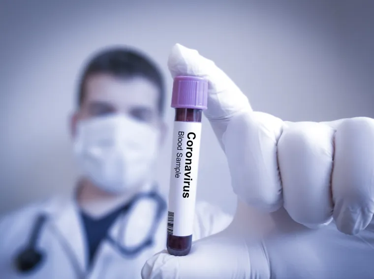 Imunost se može proizvesti (stvoriti) primanjem cjepiva. Cjepiva su slična specifičnom virusu, kao što je virus koji uzrokuje influencu ili ospice, koja se mogu dati ljudima, a da ne prouzroče bolest. Kao odgovor na cjepivo, tijelo poveća broj T i B limfocita koji su sposobni prepoznati specifični virus. Na taj način cjepiva mogu proizvesti imunost na specifični virus. Mnoga cjepiva postoje da spriječe česte i teške infekcije uključujući influencu, ospice, epidemijski parotitis (mumps ili zaušnjaci), poliomijelitis, vodene kozice (varičele), bjesnoću, rubeolu, hepatitis A i B, japanski encefalitis i žutu groznicu. Međutim, katkada se virus mijenja (mutira) da izbjegne protutijelo (proizvedeno cijepljenjem) pa postoji potreba za ponovnim cijepljenjem.