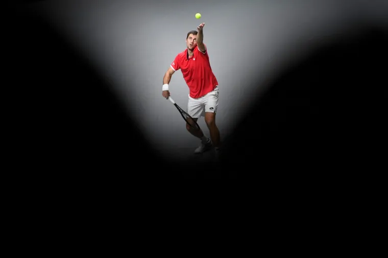 Hrvatska ili Rusija &ndash; to je posljednja dvojba koja je preostala na zavr&scaron;nici Davis Cupa. U Madridu su se sastale jedine dvije reprezentacije koje dosad nisu izgubile nijedan susret, niti u skupinama, niti u fazi natjecanja nakon toga. Hrvatskih navijača na tribinama ima u velikoj mjeri i pomažu tenisačima da ostvare &scaron;to bolji rezultat.