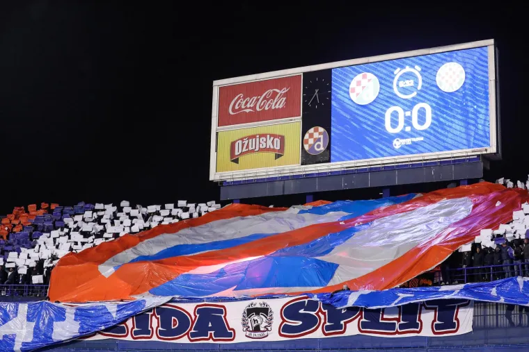 Pogledajte kakva je bila atmosfera na najvećem hrvatskom derbiju, Torcida poslala žestoku poruku Boysima