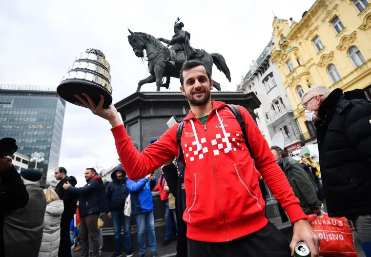 Pogledajte kako je izgledao doček na&scaron;ih tenisača, Gojo 'briljirao': 'Bolje da Hajduk osvoji naslov, nego mi Davis Cup'