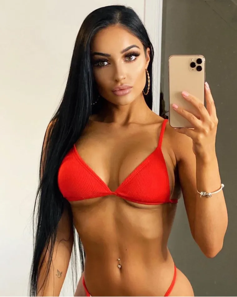 Nikome ne dalo da u životu žene bude samo ogledalo: Čuda vidi&scaron;, a samo ih u ti&scaron;ini i bez dodira živi&scaron;