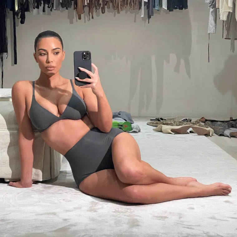 Usko, uže! Kratko, kraće! Nitko nas nije 'grijao' vi&scaron;e od Kim Kardashian, ova izdanja bila su joj ba&scaron; hot