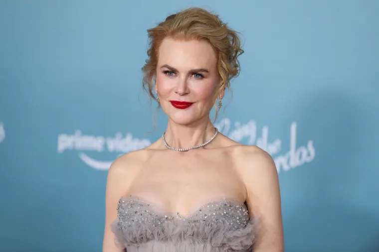 Što se dogodilo? Nicole Kidman prošetala velebnu haljinu, ali svi su joj s nevjericom gledali u lice