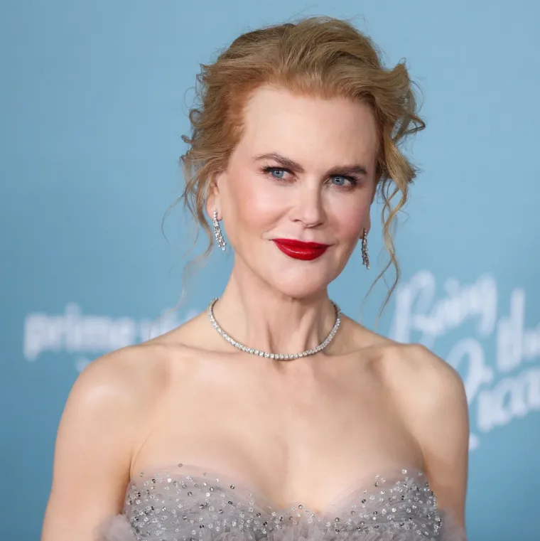 Što se dogodilo? Nicole Kidman prošetala velebnu haljinu, ali svi su joj s nevjericom gledali u lice