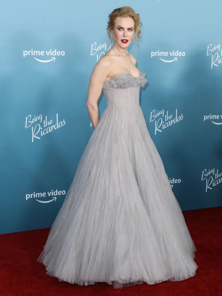 Što se dogodilo? Nicole Kidman prošetala velebnu haljinu, ali svi su joj s nevjericom gledali u lice