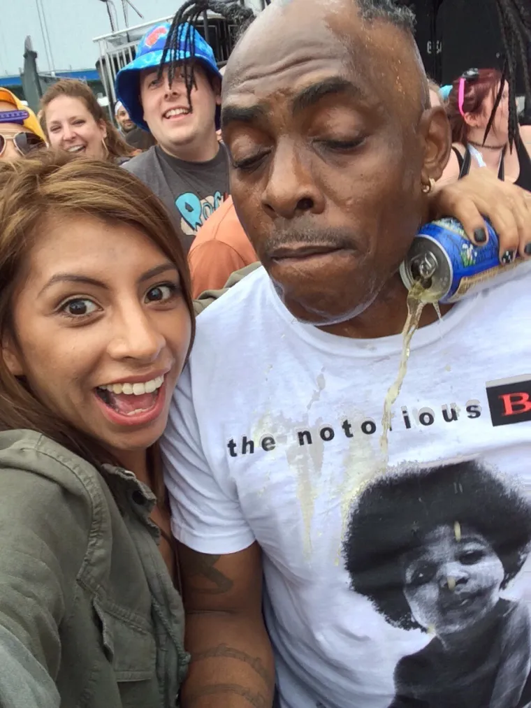 Nikome ne dalo da u životu žene bude samo ogledalo: Čuda vidi&scaron;, a samo ih u ti&scaron;ini i bez dodira živi&scaron;