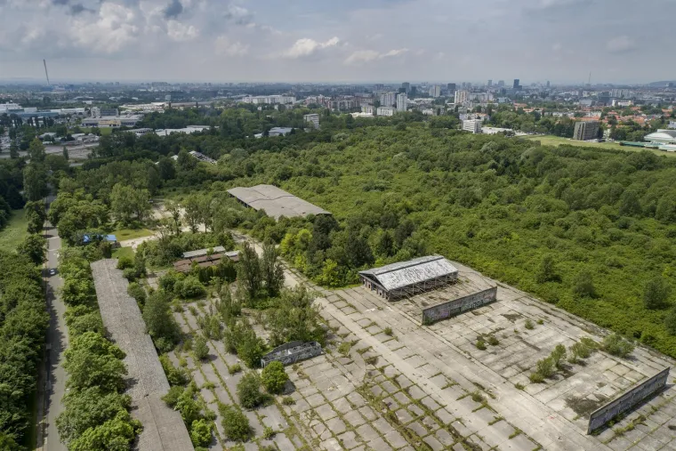 Ovako izgleda 'hrvatski Harvard'! Svečano ga otvorili Mesić i Sanader, trebao je biti meka za studente, a sada propada